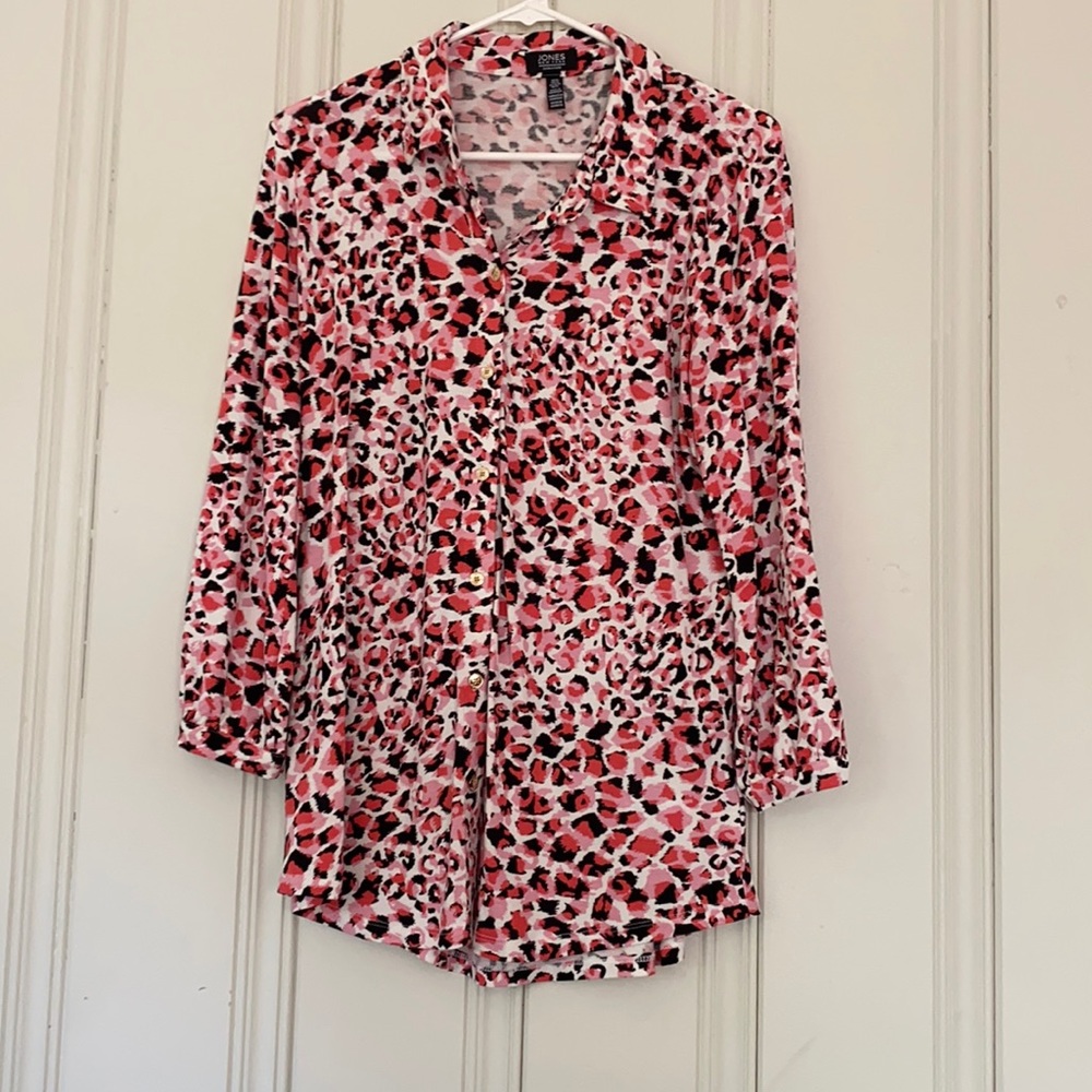 Jones New York leopard print top